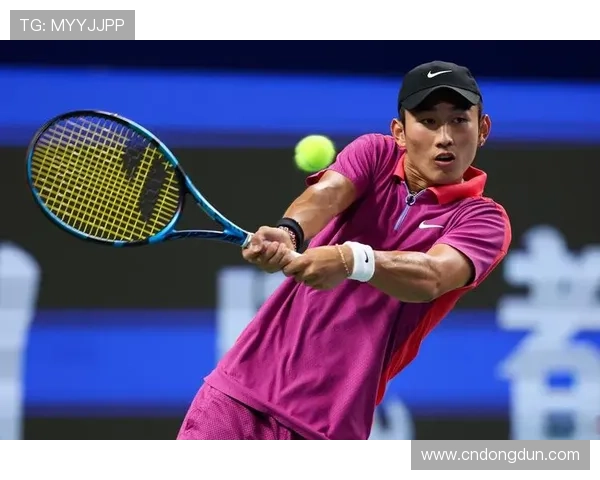 全球网球巡回赛激烈角逐 赛季高潮即将到来各路选手备战决战时刻 全球网球巡回赛激烈角逐 赛季高潮即将到来各路选手备战决战时刻