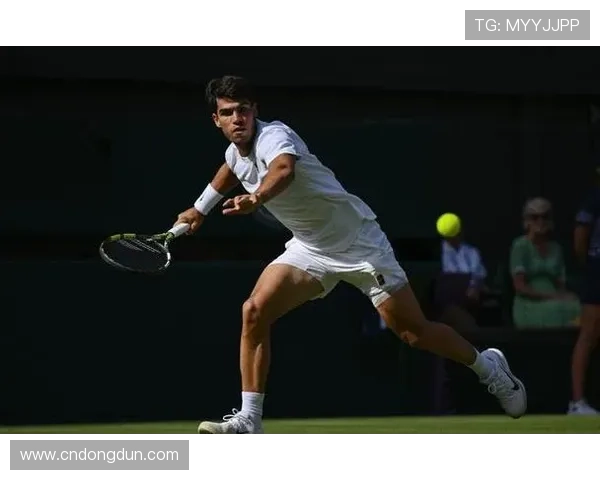 世界网球赛季焦点对决新星崛起老将坚守引发全球关注与媒体热议高潮