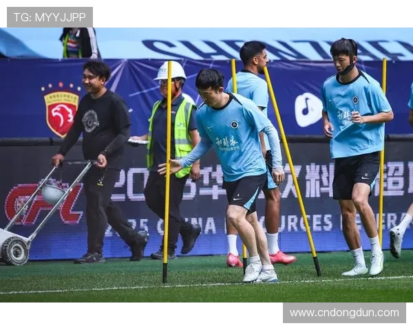 国家队新帅亮相联赛焦点战升温球迷期待改革成果全面检验新赛季 国家队新帅亮相联赛焦点战升温球迷期待改革成果全面检验新赛季