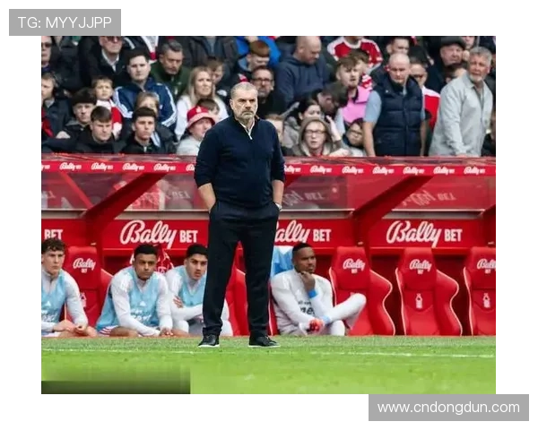 欧洲足坛聚焦：曼联连败危机，梅西无缘世界杯决赛圈